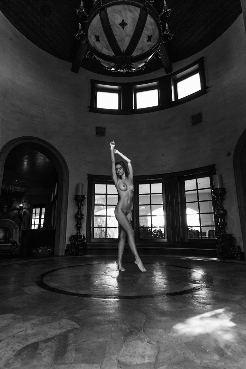 Amberleigh West, photo 11