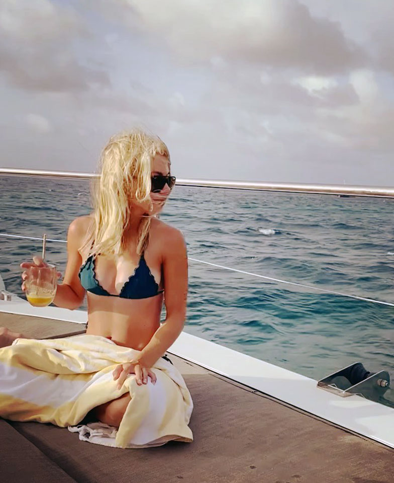 Jennifer Holland, photo 1