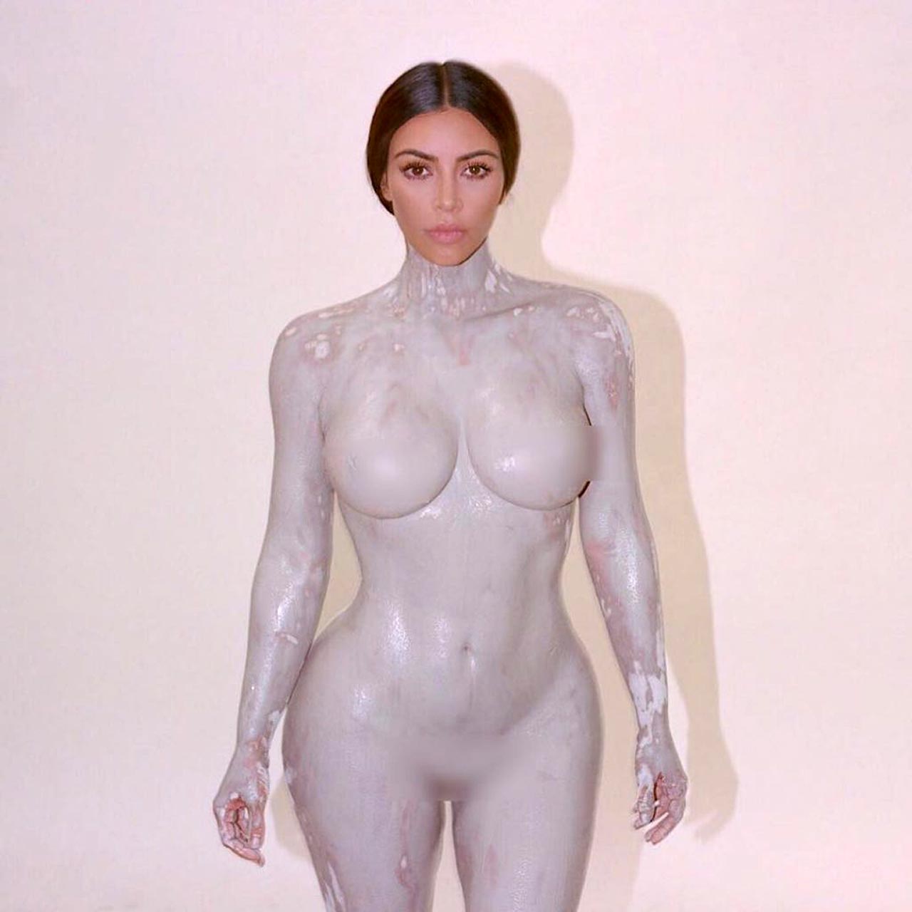 Kim Kardashian, photo 219