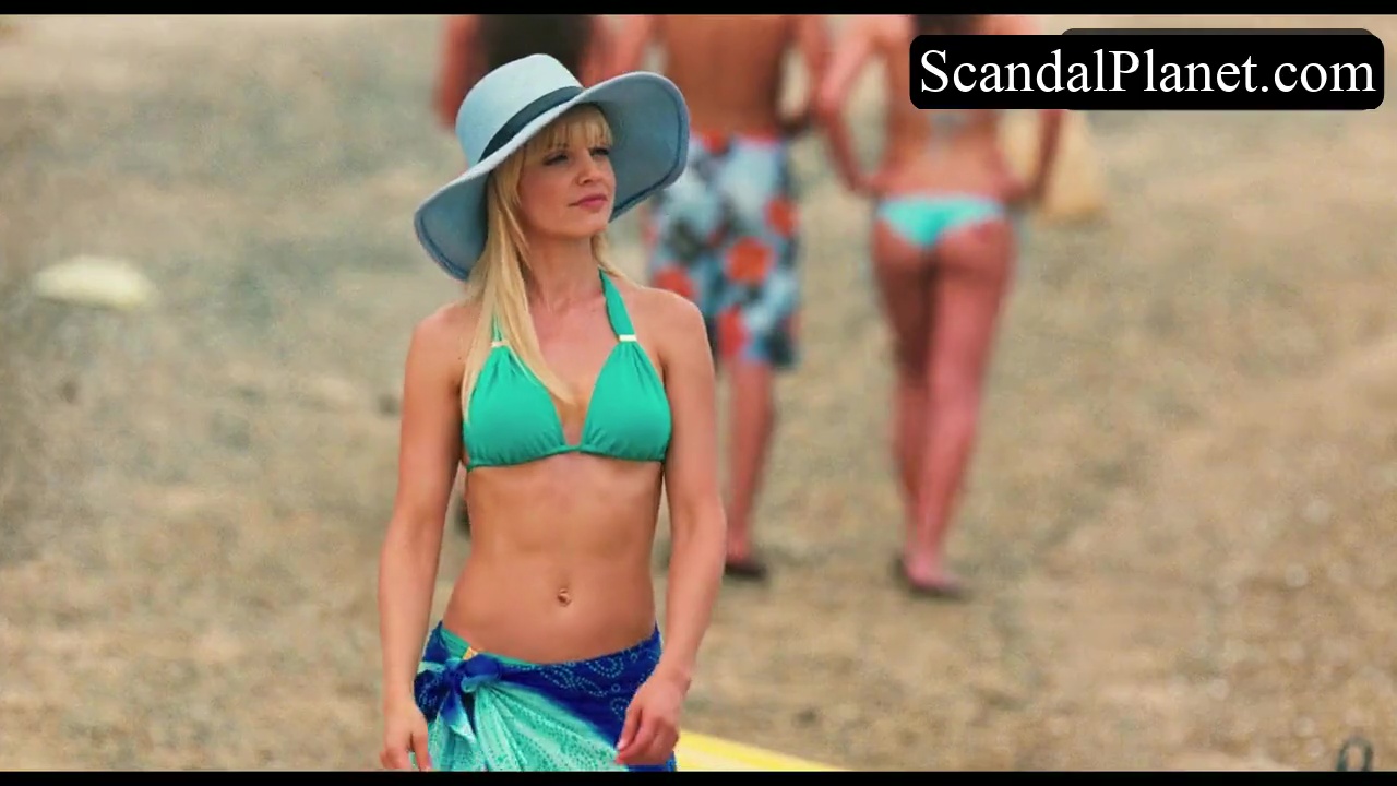 Mena Suvari, photo 5