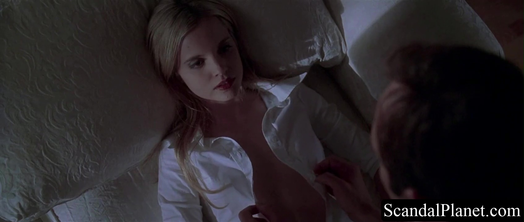 Mena Suvari, photo 33