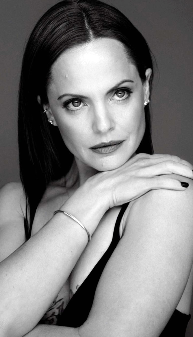 Mena Suvari, photo 124