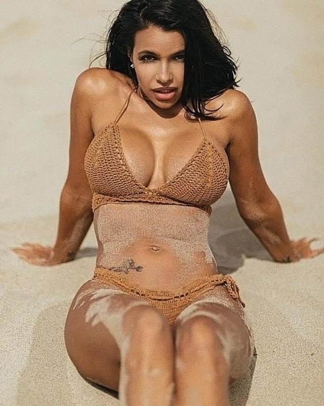 Vida Guerra, photo 102