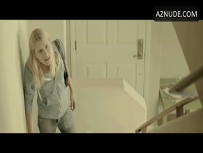 Stella Maeve in Starlet