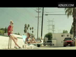 Stella Maeve in Starlet