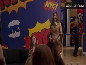 Sutton Foster in Younger