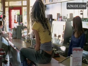 Tania Raymonde in Elsewhere