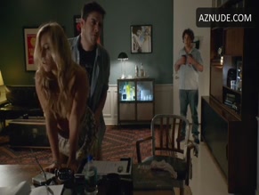 Tara Holt in Californication