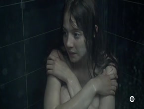 Jenna Thiam in Les Revenants