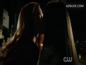 Yara Martinez in Jane The Virgin